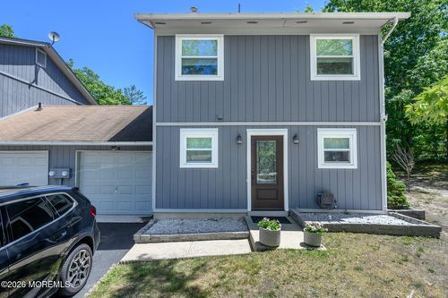 16 Finch Rd, Howell, NJ, 07731-2037 | Card Image