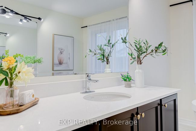 42 Prunella Cres, House attached with 4 bedrooms, 4 bathrooms and 4 parking in Holland Landing ON | Image 23