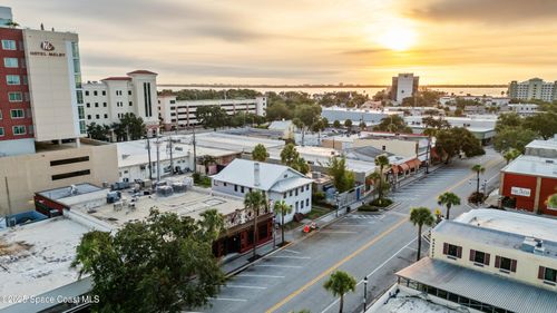 814 E New Haven Ave, MELBOURNE, FL, 32901-5433 | Card Image