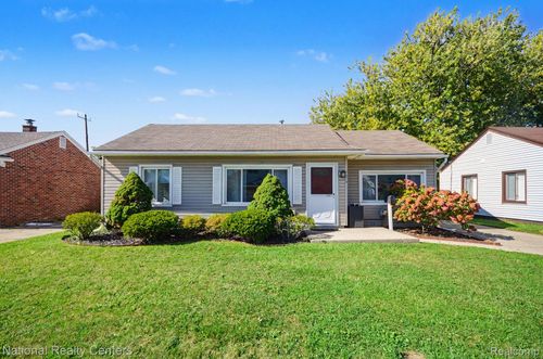 26741 Clancy St, Roseville, MI, 48066-3108 | Card Image