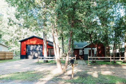 52493 35 1/2 St, Paw Paw, MI, 49079-9647 | Card Image