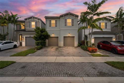 4812 Nw 48th Ter, Tamarac, FL, 33319-3627 | Card Image