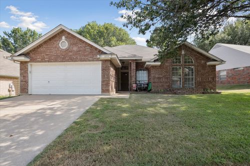 6214 Castle Creek Rd, Arlington, TX, 76017-1904 | Card Image