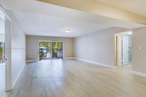 apt-102a-8305 Sw 72nd Ave, Miami, FL, 33143-7628 | Card Image