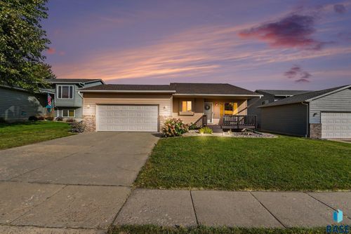 7904 W Browning St, Sioux Falls, SD, 57106-7788 | Card Image