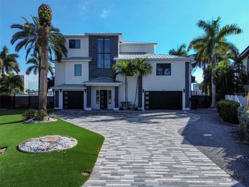 7801 9th Ave S, St Petersburg, FL, 33707-2730 | Card Image