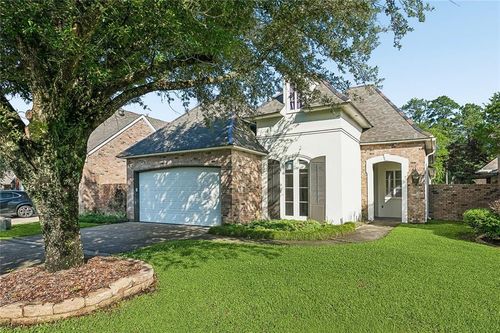 609 Queen Of Peace Pkwy, Covington, LA, 70435-6117 | Card Image
