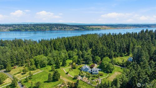 1352 14th Ave, Fox Island, WA, 98333-9633 | Card Image