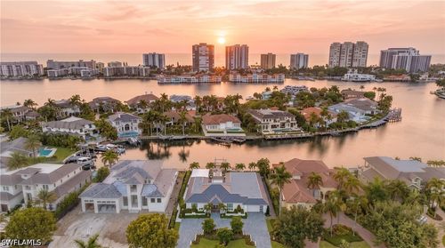 3737 Crayton Rd, NAPLES, FL, 34103-3518 | Card Image