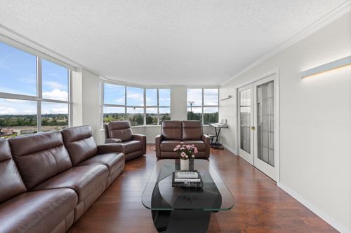 1002-11920 80 Ave, Delta, BC, V4C8E8 | Card Image