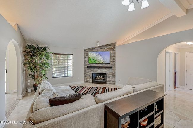 5526 Chambers Way, House other with 3 bedrooms, 2 bathrooms and null parking in JACKSONVILLE FL | Image 6