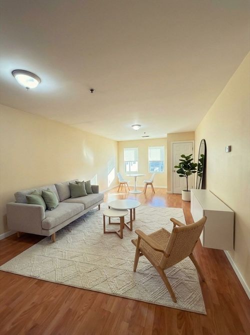 unit-312-75 Walnut St, Peabody, MA, 01960-8608 | Card Image