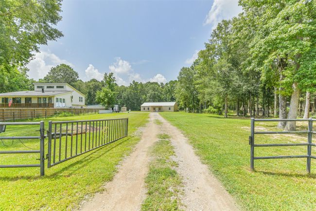 57 Blue Lake Dr, House other with 3 bedrooms, 2 bathrooms and 4 parking in Huffman TX | Image 4