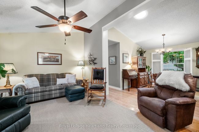 81402 Champlain Blvd, Home with 2 bedrooms, 2 bathrooms and 2 parking in Goderich ON | Image 4