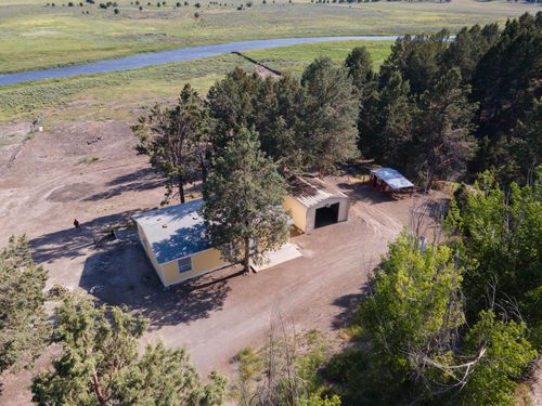 25016 Drews Rd, Chiloquin, OR, 97624-5945 | Card Image