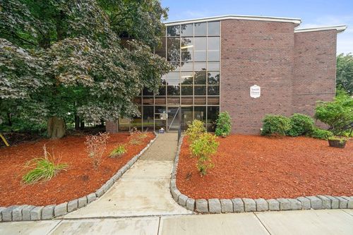apt-88-915 Edgell Rd, Framingham, MA, 01701-3110 | Card Image