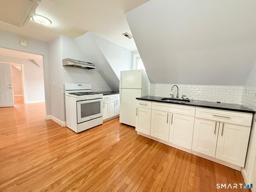 3-73 Vine St, Bridgeport, CT, 06604-3042 | Card Image