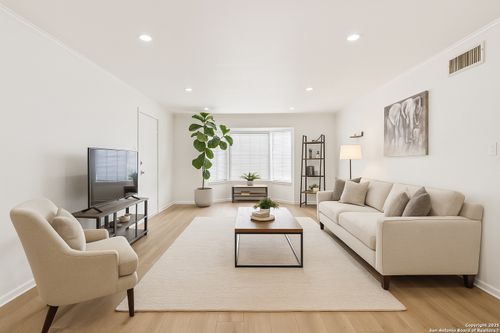 220-b-102 Ruelle, San Antonio, TX, 78209-3904 | Card Image