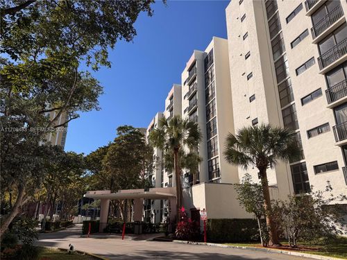 117-16919 N Bay Rd, Sunny Isles Beach, FL, 33160-4213 | Card Image