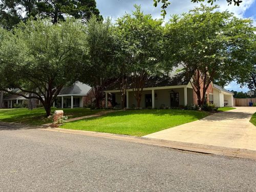 9092 Ferry Creek Dr, Shreveport, LA, 71106-8404 | Card Image