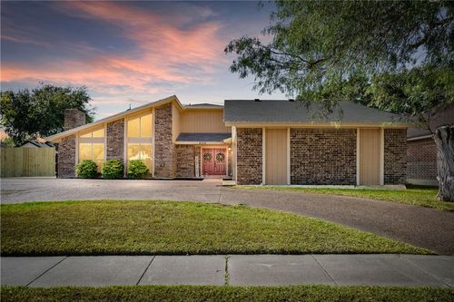 6305 Brockhampton St, Corpus Christi, TX, 78414-3601 | Card Image