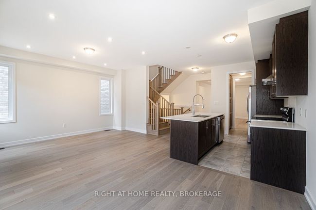 637 Etheridge Ave, House other with 4 bedrooms, 3 bathrooms and 1 parking in Milton ON | Image 12