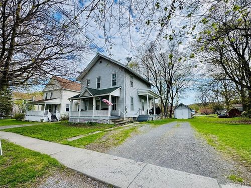 31 Grove St, Moravia, NY, 13118-2421 | Card Image