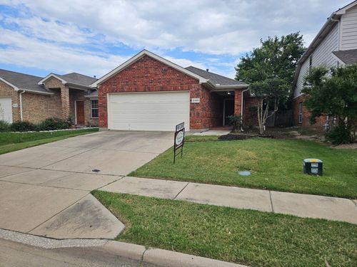2108 Ingrid Ln, Fort Worth, TX, 76131-1609 | Card Image