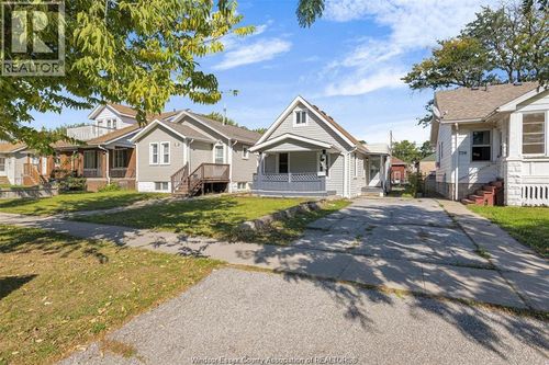 722 Randolph Ave, Windsor, ON, N9B2T8 | Card Image