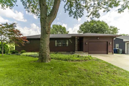 635 Alpine Dr, Waterloo, IA, 50702-5203 | Card Image