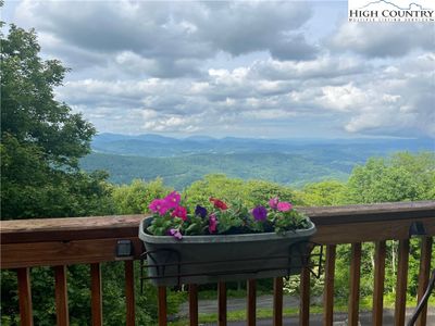 347 Broken Arrow Trail, House other with 2 bedrooms, 3 bathrooms and null parking in Boone NC | Image 3