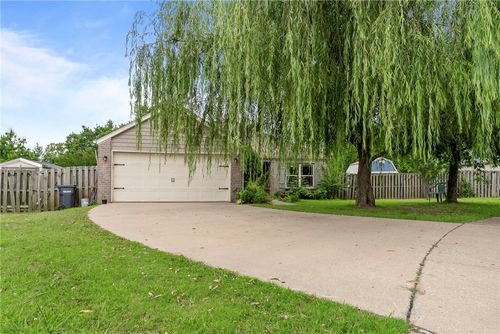 2302 S 12th Pl, Rogers, AR, 72758-6395 | Card Image
