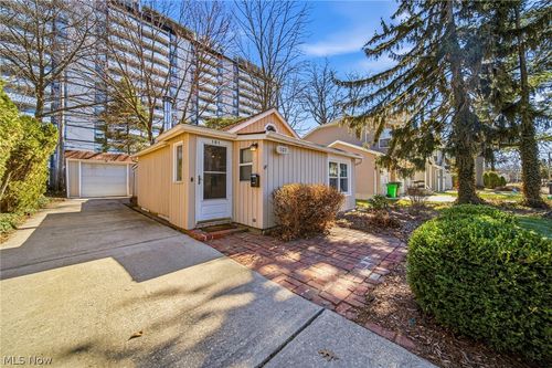 101 E 238th St, Euclid, OH, 44123-1119 | Card Image