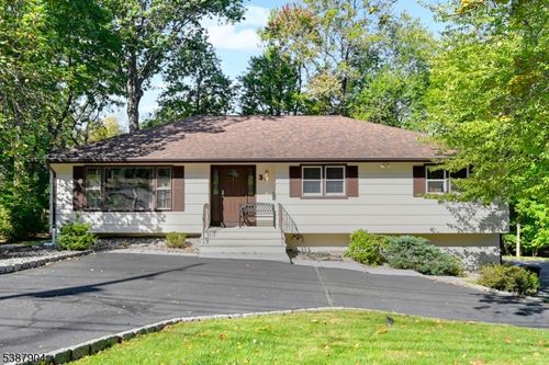 30 Shrewsbury Dr, Livingston, NJ, 07039-1512 | Card Image