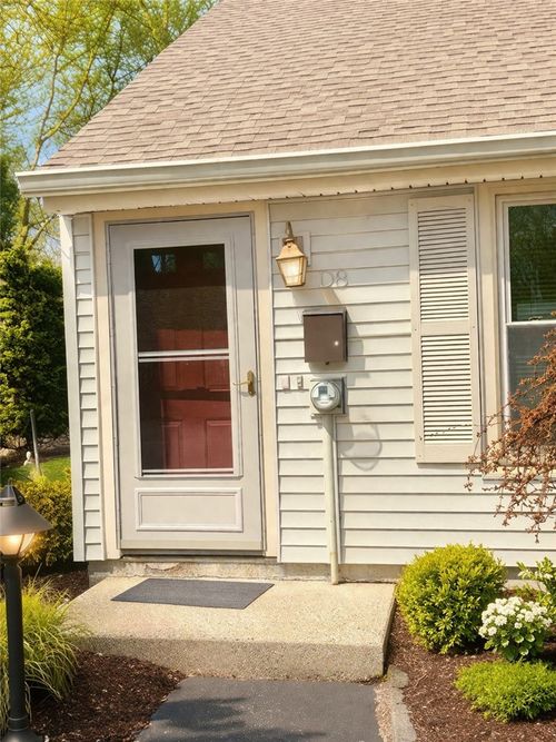 apt-d8-565 Smithfield Rd, North Providence, RI, 02904-3845 | Card Image
