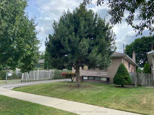 32 Hagersville Crt, Etobicoke, ON, M9C4A3 | Card Image