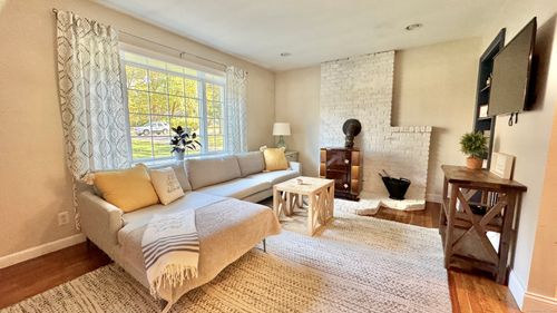 357 Harvester Rd, Fairfield, CT, 06825-1126 | Card Image