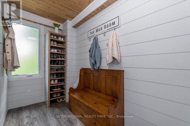 8061 Main St, House other with 3 bedrooms, 2 bathrooms and 3 parking in Everett ON | Image 7