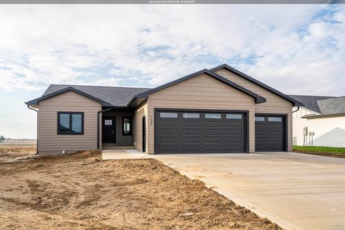708 17th St Se, Orange City, IA, 51041-1889 | Card Image