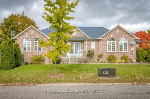 26 Lurosa Cres, Whitby, ON, L1R3A9 | Card Image
