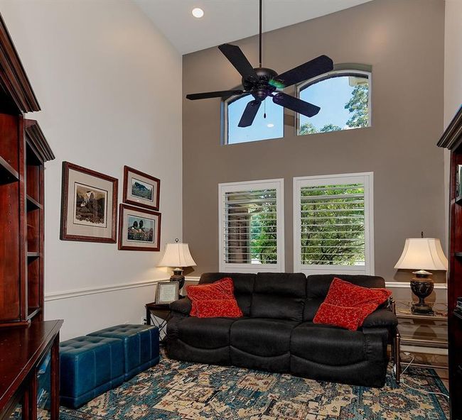 Formal Living Room | Image 8