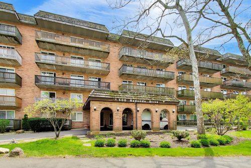 111-500 Redondo Drive, Downers Grove, IL, 60516 | Card Image