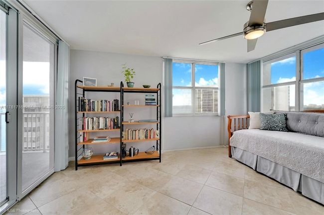 APT-1407C - 1420 Brickell Bay Dr, Condo with 2 bedrooms, 2 bathrooms and null parking in Miami FL | Image 13