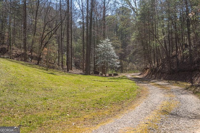 315 Amelia Dr, House other with 3 bedrooms, 2 bathrooms and 4 parking in Ellijay GA | Image 6