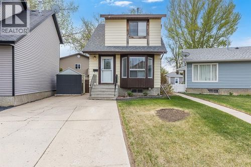 160 S Ridge Cres Sw, Medicine Hat, AB, T1B2P1 | Card Image