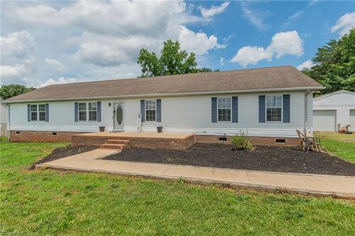 4600 Grooms Rd, Reidsville, NC, 27320-1102 | Card Image