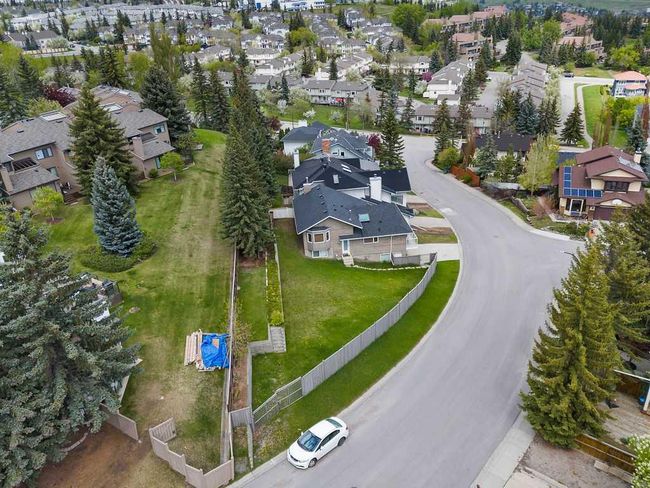 76 Coach Gate Way Sw, House other with 3 bedrooms, 2 bathrooms and 4 parking in Calgary AB | Image 41