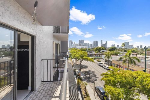 apt-413-777 Sw 9th Ave, Miami, FL, 33130-3286 | Card Image