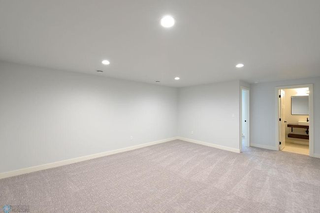 Photo of previous model | Image 42