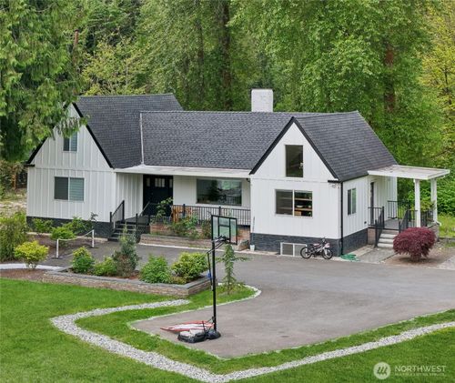 18725 Ne 128th Way, Redmond, WA, 98052-2123 | Card Image